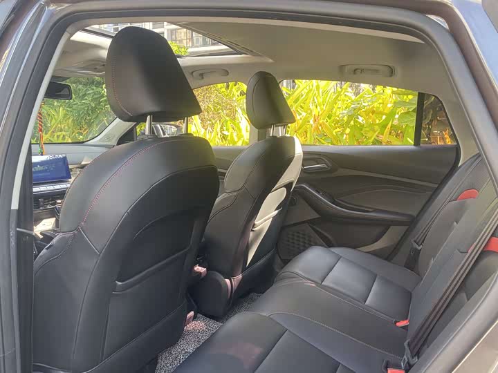 Фото 6 - MG Motor 5