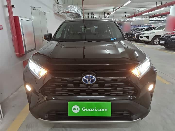 Фото 3 - Toyota RAV4