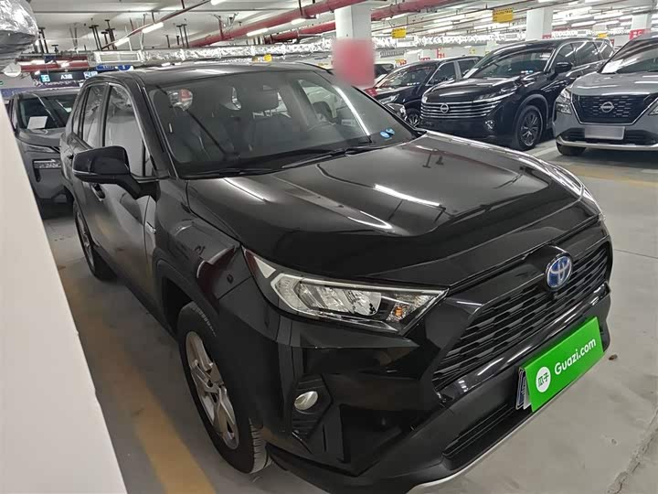 Фото 4 - Toyota RAV4