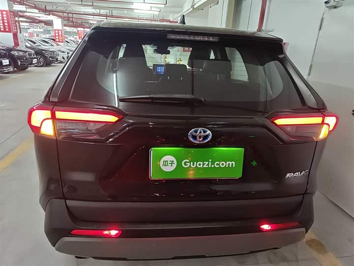 Фото 6 - Toyota RAV4