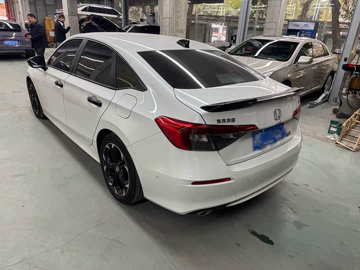 Фото 4 - Honda Civic