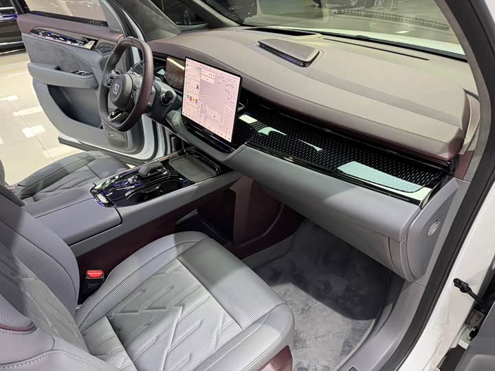 Фото 6 - Zeekr 009