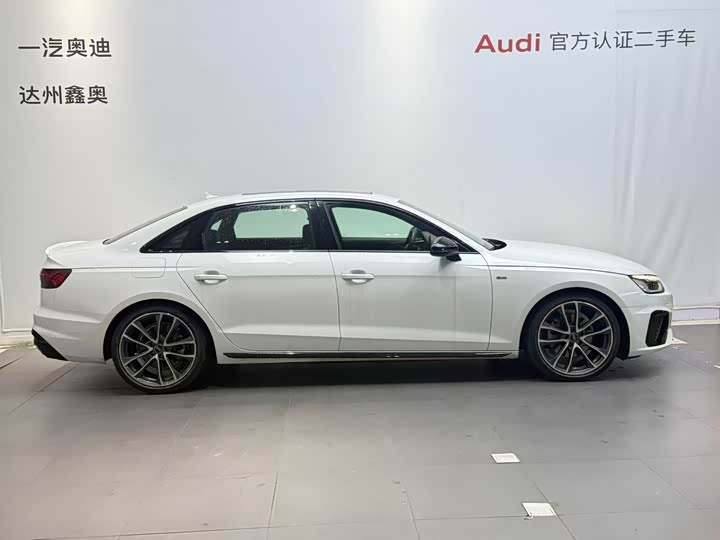 Фото 4 - Audi A4L