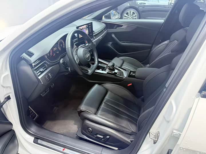 Фото 6 - Audi A4L