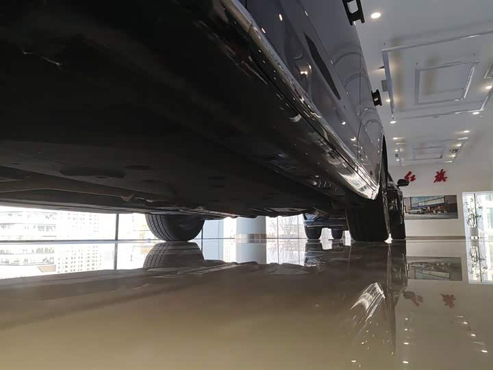 Фото 8 - Hongqi H9