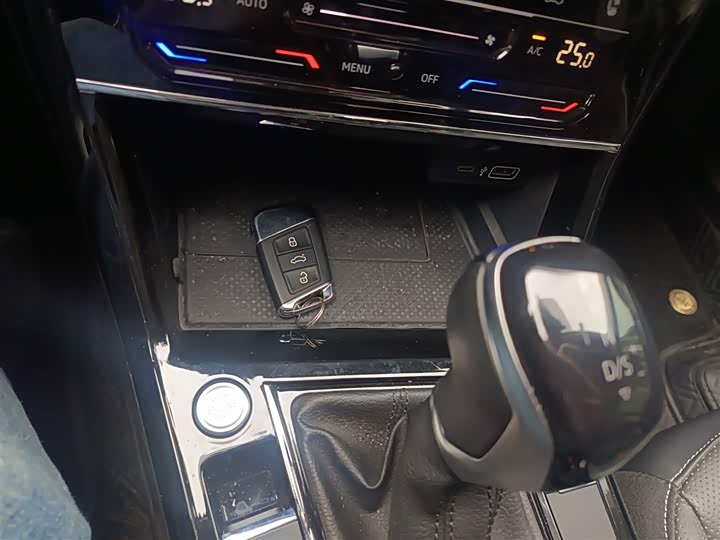 Фото 9 - Volkswagen Passat