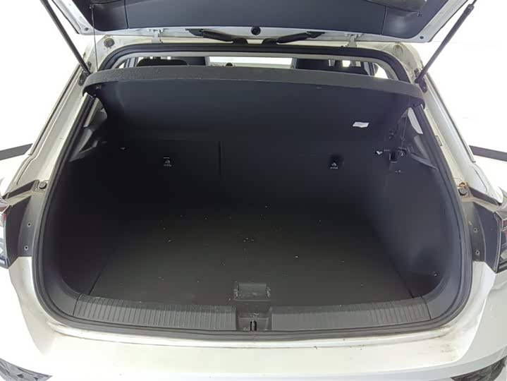 Фото 4 - Volkswagen T-Roc