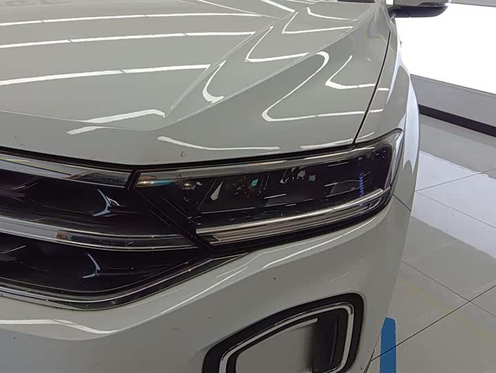 Фото 5 - Volkswagen T-Roc