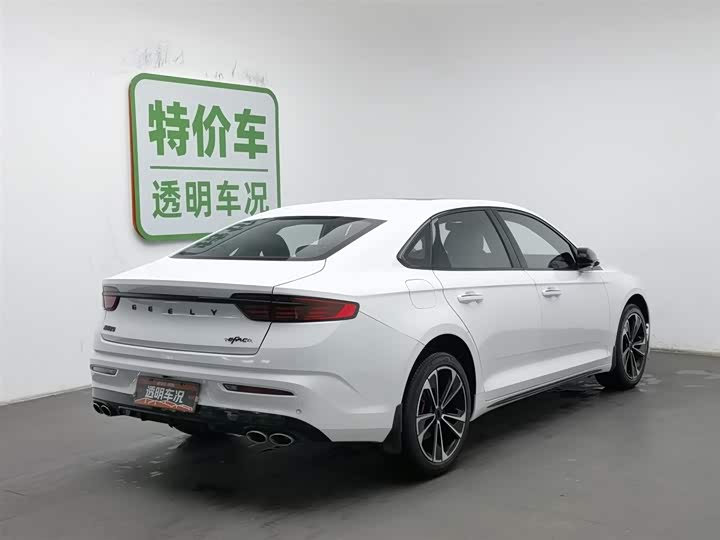 Фото 2 - Geely Preface