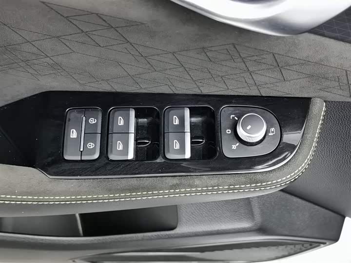 Фото 9 - Geely Preface