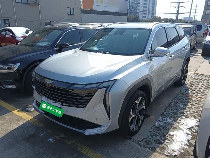 Фото 2 - Geely Atlas L