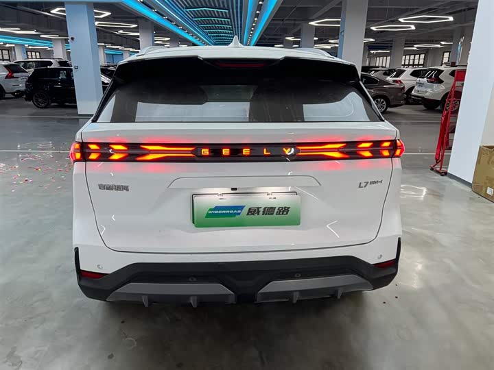 Фото 5 - Geely Galaxy L7