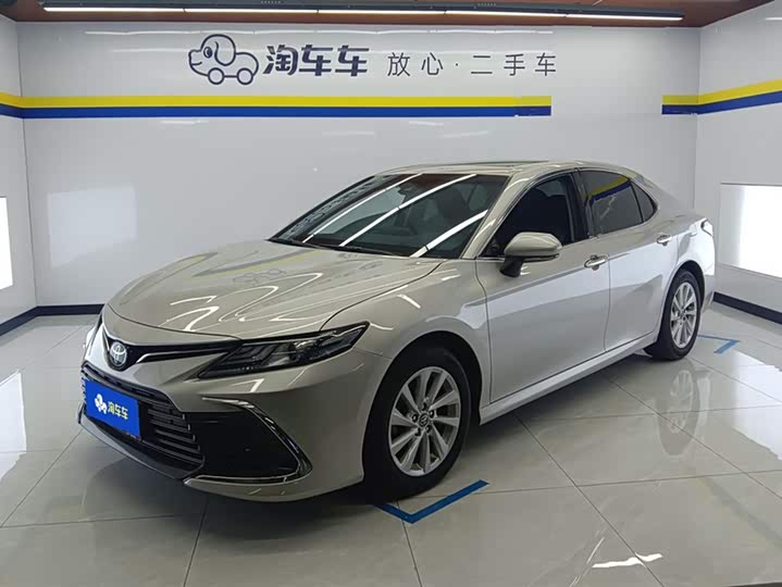 Фото 1 - Toyota Camry