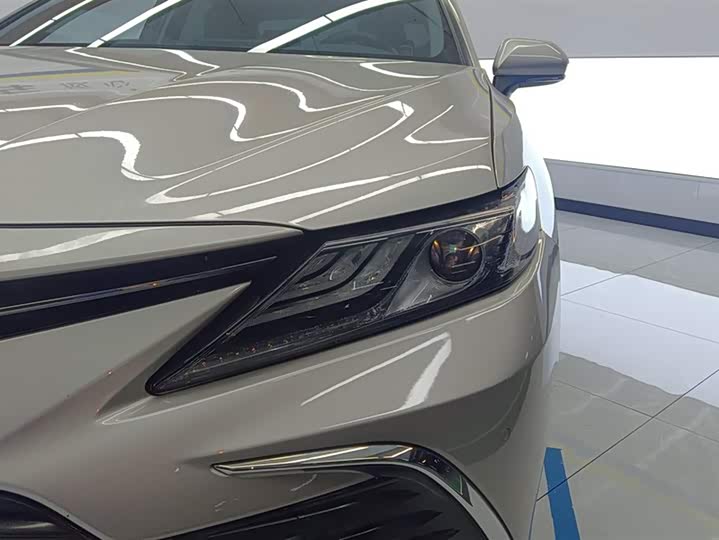 Фото 5 - Toyota Camry