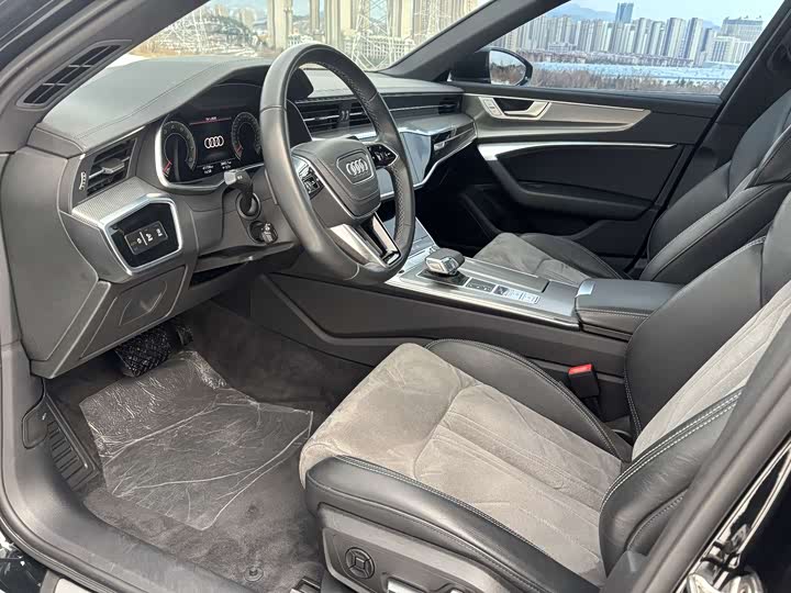 Фото 7 - Audi A6L