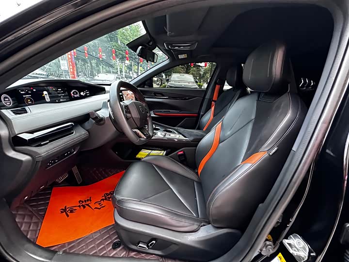 Фото 8 - Changan UNI-V