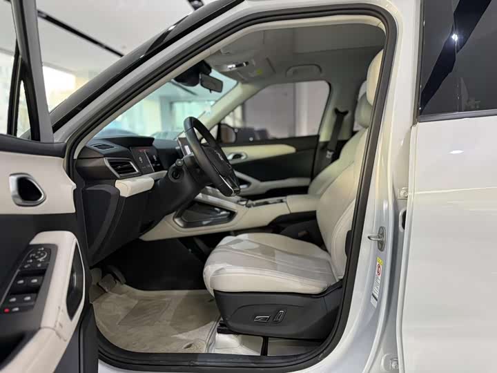 Фото 3 - BYD Yuan Up