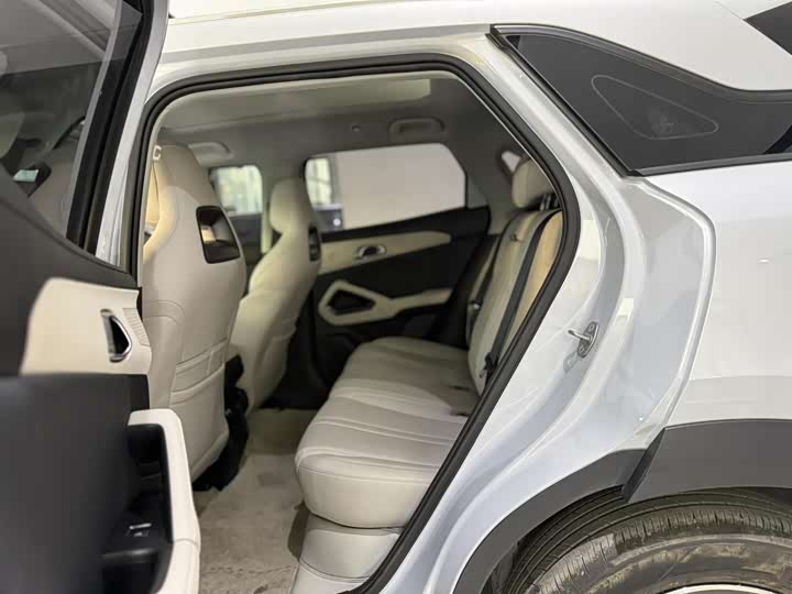 Фото 6 - BYD Yuan Up