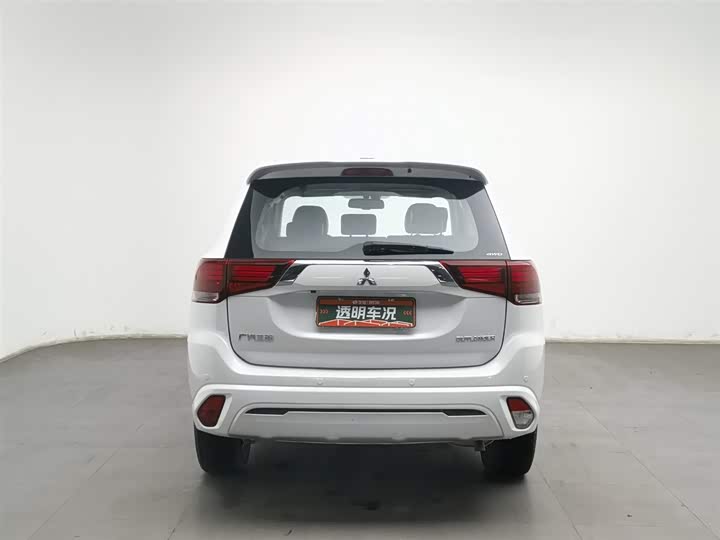 Фото 4 - Mitsubishi Outlander