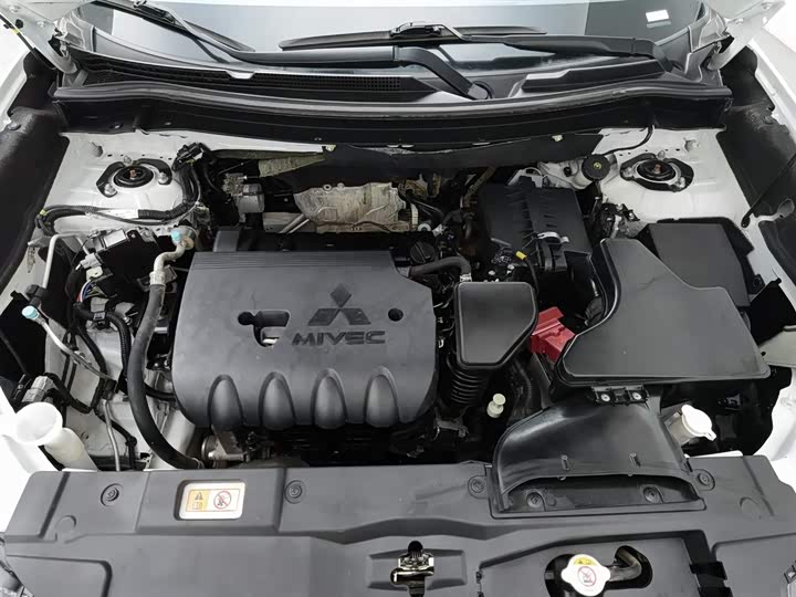 Фото 6 - Mitsubishi Outlander