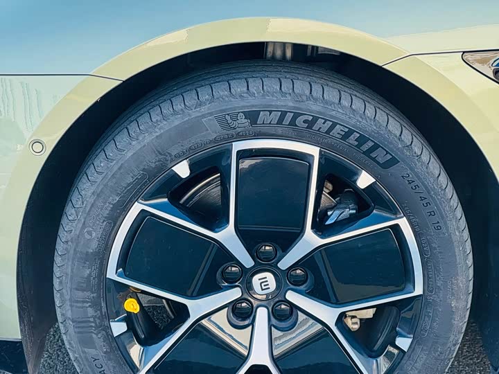 Фото 6 - Xiaomi SU7