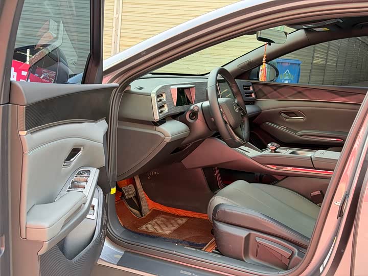 Фото 7 - BYD Qin L