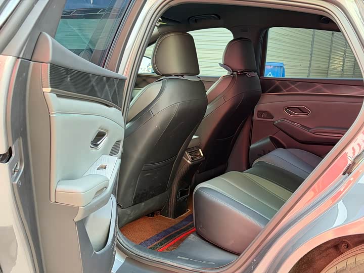 Фото 8 - BYD Qin L