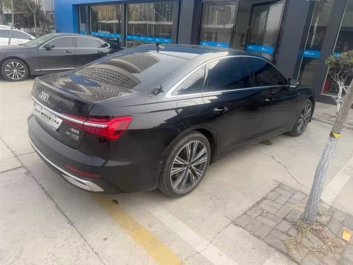 Фото 4 - Audi A6L