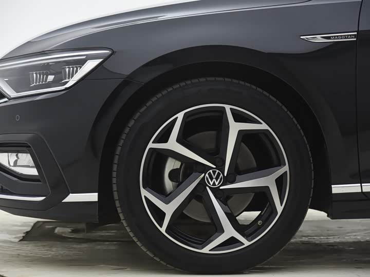 Фото 4 - Volkswagen Magotan