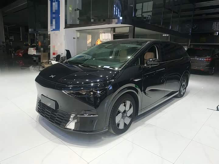 Фото 2 - XPeng X9