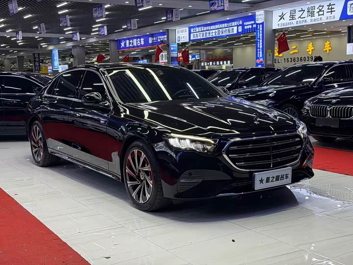 Фото 3 - Mercedes-Benz E-Class