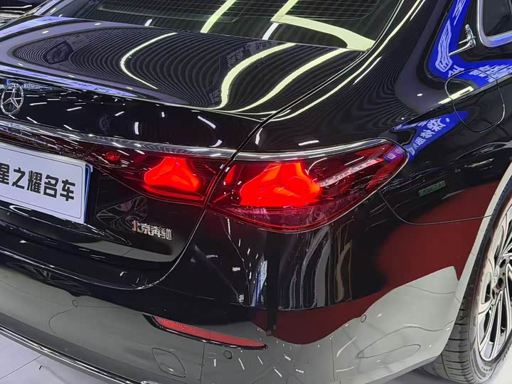 Фото 7 - Mercedes-Benz E-Class