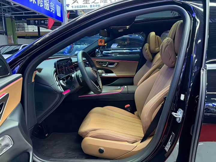 Фото 9 - Mercedes-Benz E-Class