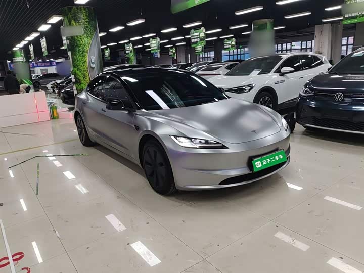 Фото 4 - Tesla Model 3