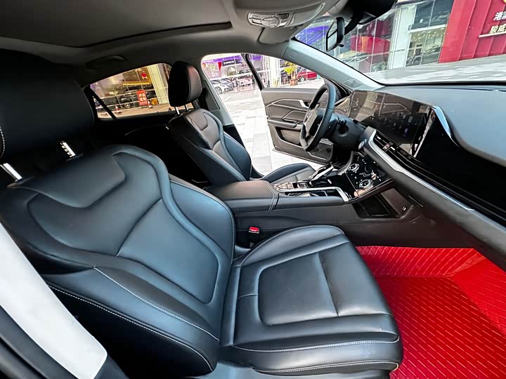 Фото 7 - Bestune B70