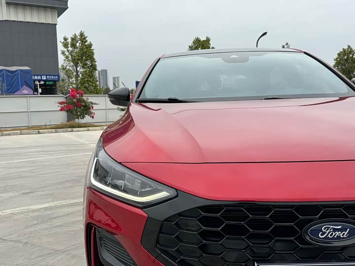 Фото 4 - Ford Focus