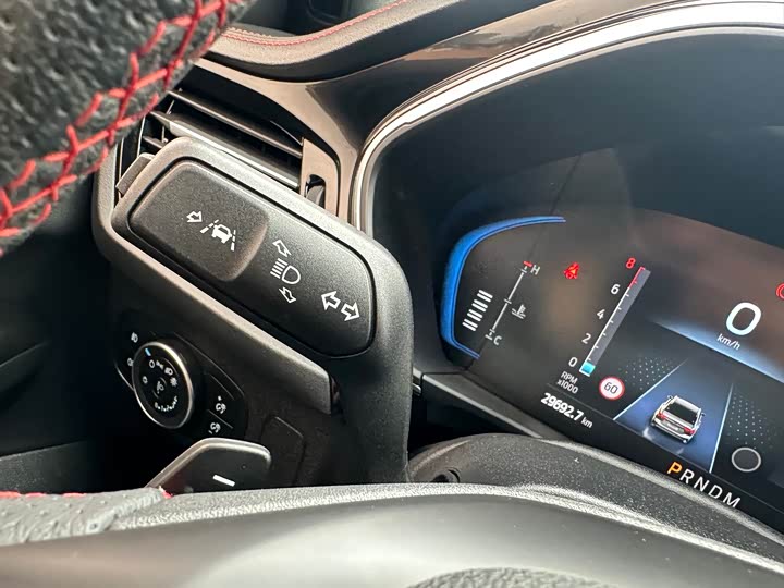 Фото 9 - Ford Focus