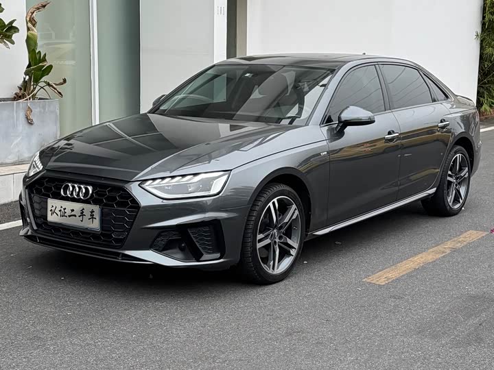 Фото 1 - Audi A4L