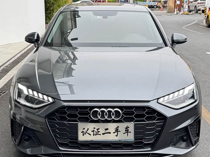 Фото 2 - Audi A4L