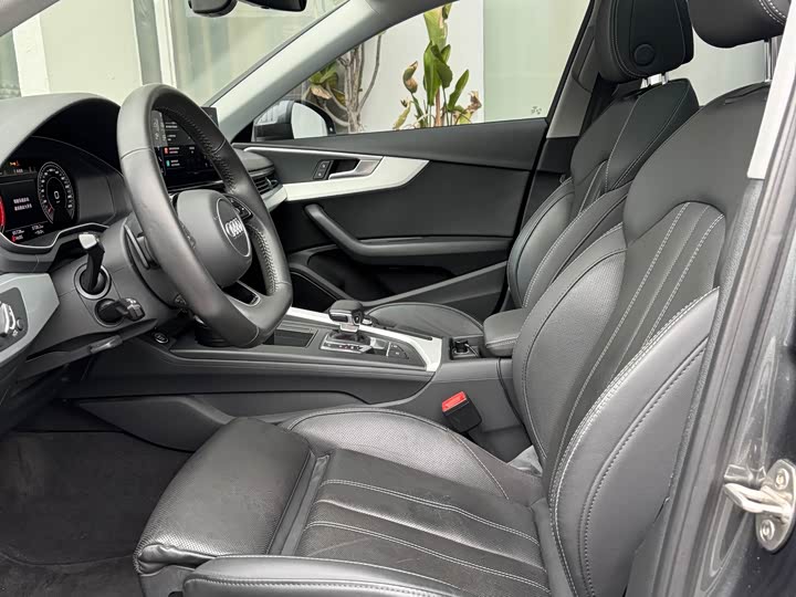 Фото 5 - Audi A4L