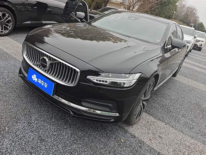 Фото 1 - Volvo S90