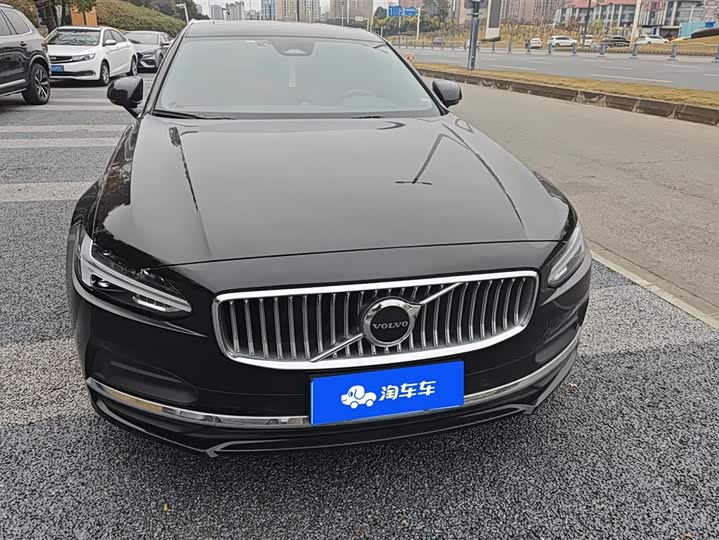 Фото 2 - Volvo S90