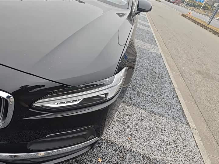 Фото 5 - Volvo S90