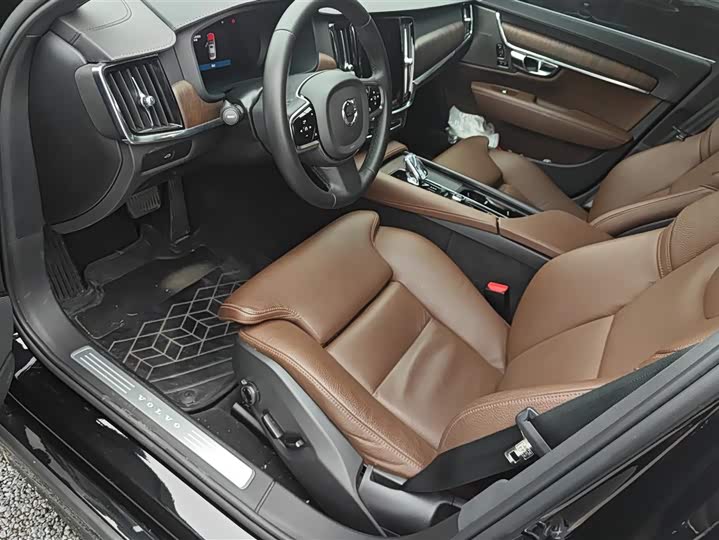 Фото 9 - Volvo S90