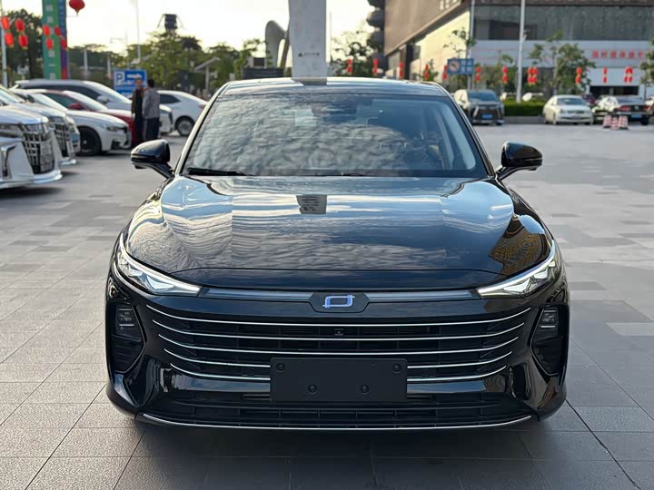 Фото 3 - Bestune B70