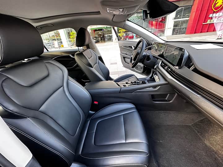 Фото 8 - Bestune B70