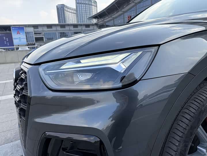 Фото 4 - Audi Q5L