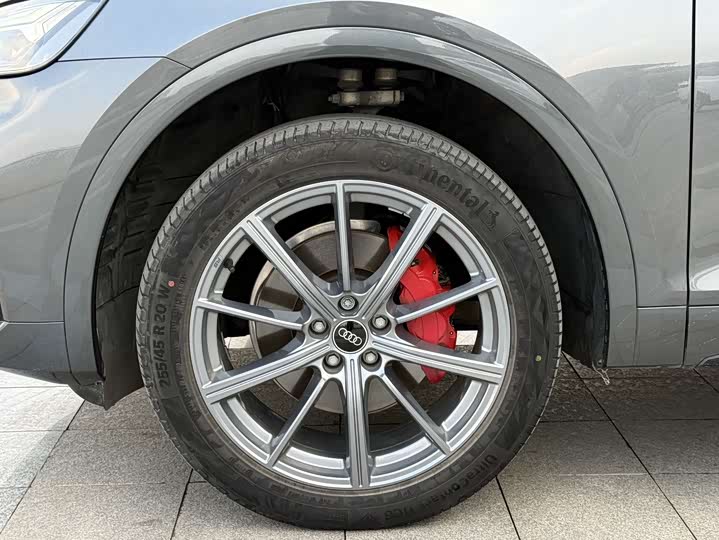 Фото 5 - Audi Q5L