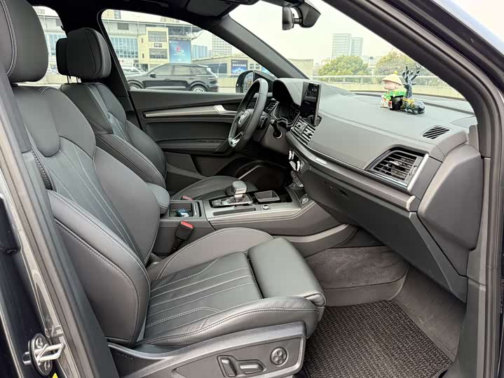 Фото 7 - Audi Q5L