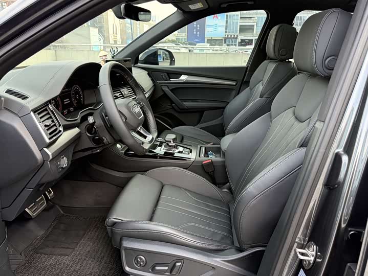 Фото 9 - Audi Q5L